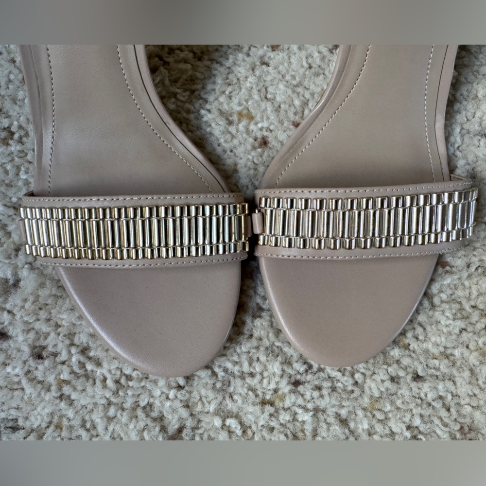 Kendall + Kylie Nude Heeled Sandal with Gold Accents, Size 7 - Picture 5 of 15